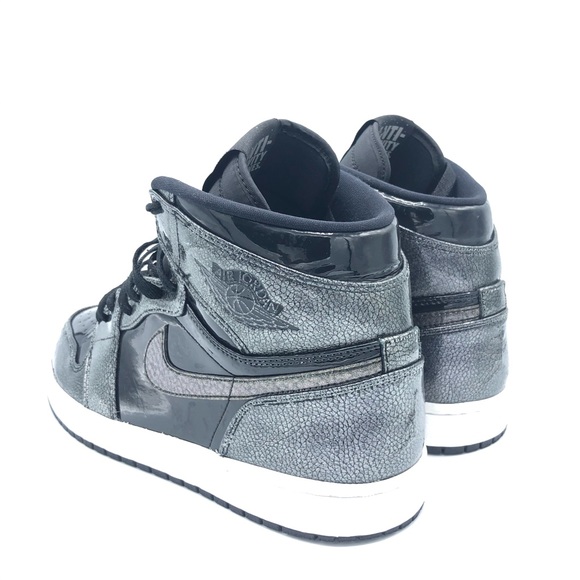 Air Jordan 1 Retro | Sz 10.5 - Picture 3 of 16